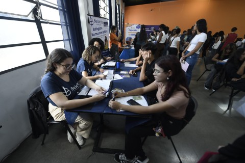 Prefeitura mobiliza mais de 3 mil jovens em mutirão de vagas de estágios e de Jovem Aprendiz