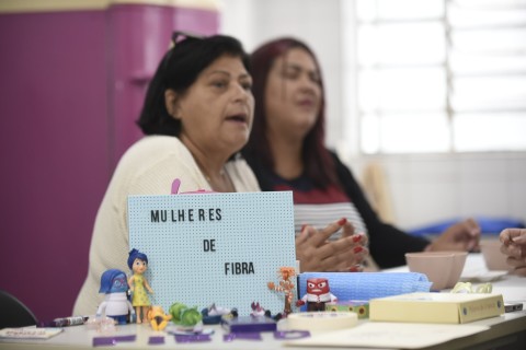 Prefeitura recebe inscrições de mulheres com fibromialgia para encontro arteterapêutico