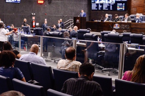 Vereadores discutem e votam oito projetos de lei em Sessão Ordinária nesta quarta-feira