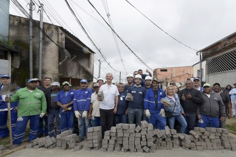 Projeto Mão na Massa inicia pavimentação de rua na Ponte Alta e beneficia 70 famílias