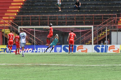 Flamengo de Guarulhos tem jogo decisivo pela Copinha nesta terça-feira
